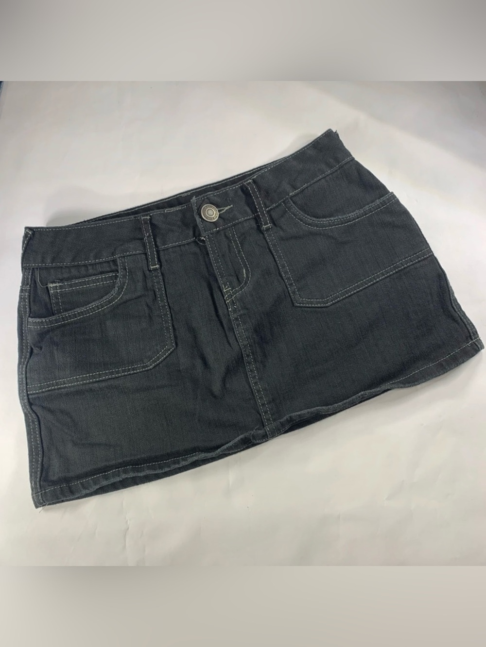 Y2K Rue 21 Black Denim Mini Skirt Size 1/2 Low Rise Contrast Stitch